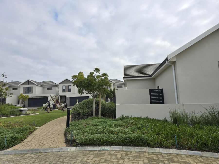 To Let 3 Bedroom Property for Rent in Groot Phesantekraal Estate Western Cape